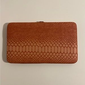 NWT PINK CROCO STYLE CLUTCH WALLET